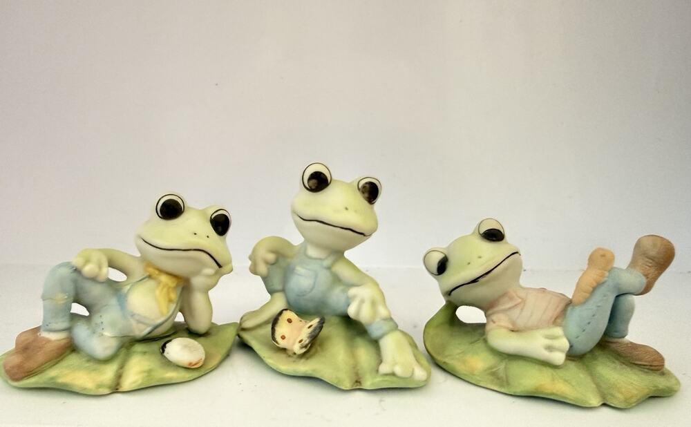 Vintage Homco Set Of 3 Ceramic Frogs Toads Lounging On Lilypads 3”